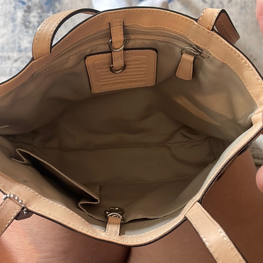 Authentic Coach Tote - Picture 3 of 5